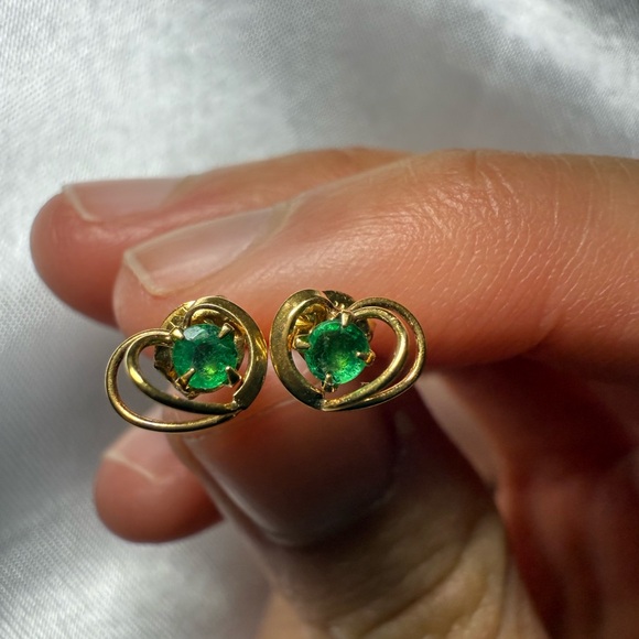 18K Solid Yellow Gold Emerald Heart Earrings